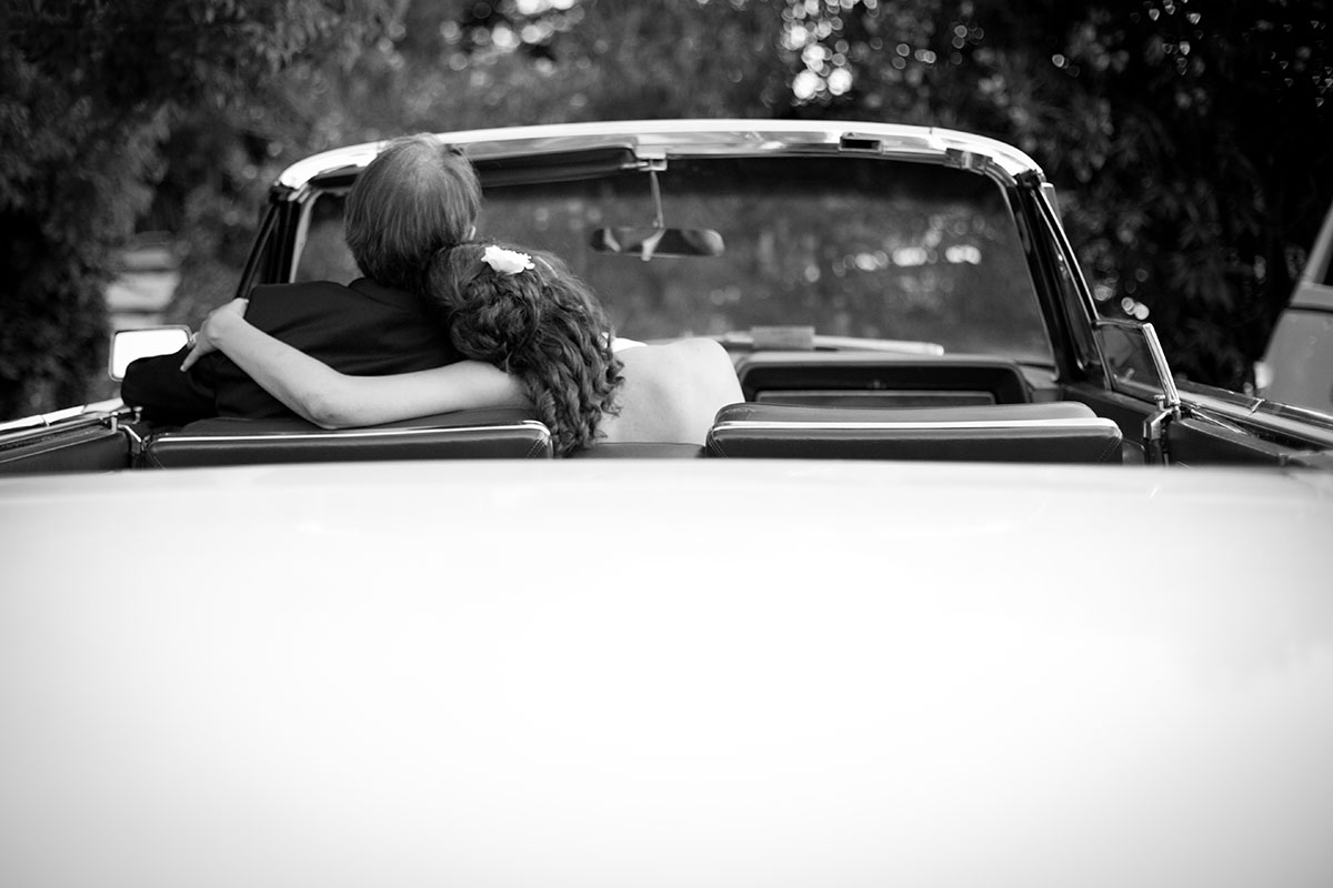 Ретро автомобил за сватбения ден